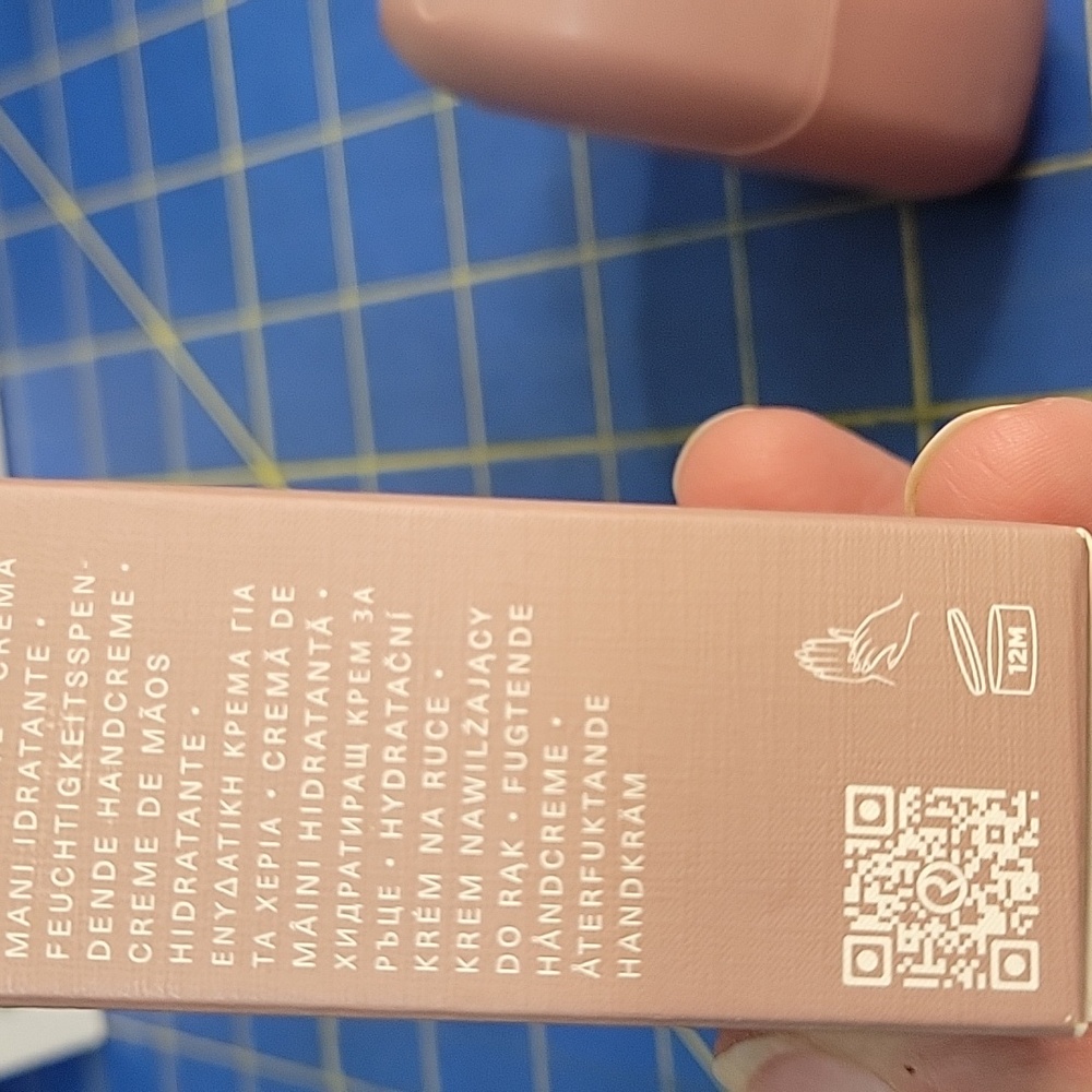 Rare Beauty Find Comfort Hydrating Hand Cream 53ml New in Box - Picture 5 of 5
